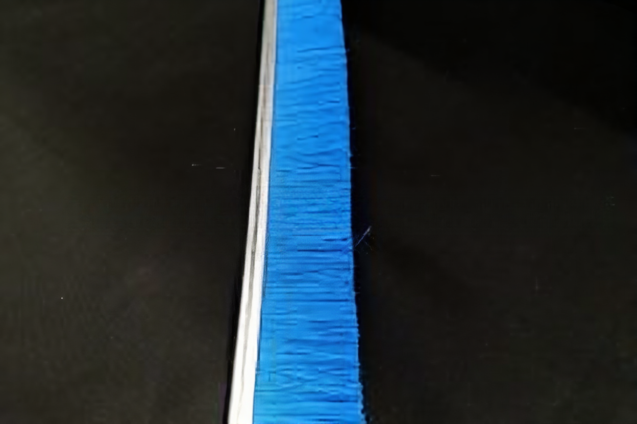 Полосовая линейная щетка